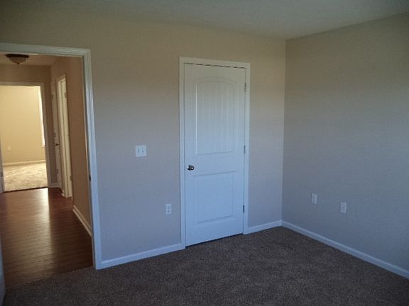 5th image of 122 Dakota Ln