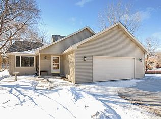 914 99th Cir NE, Blaine, MN 55434
