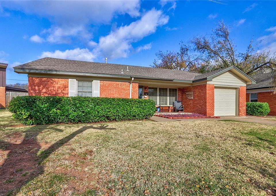 1st image of 2413 Huntleigh Dr