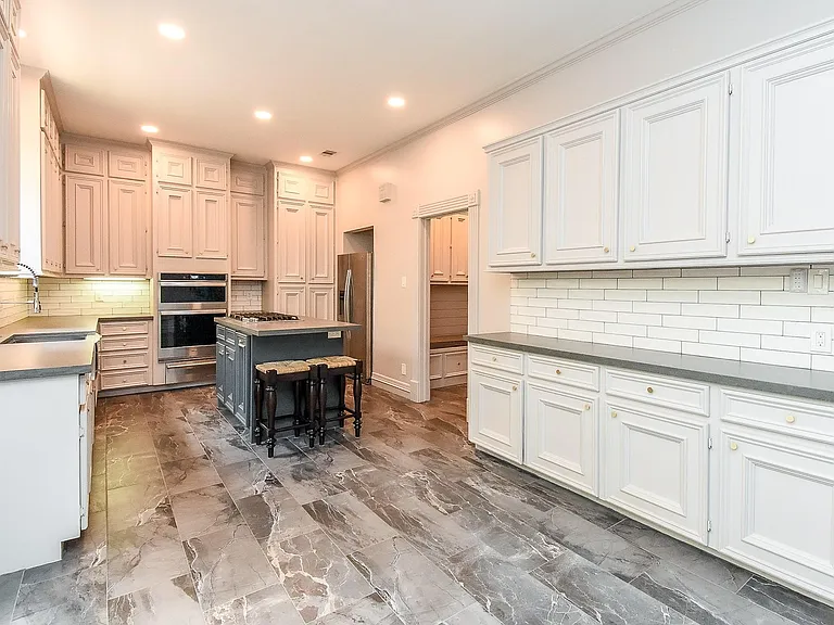 1601 Nantucket Dr #A — Photo 11