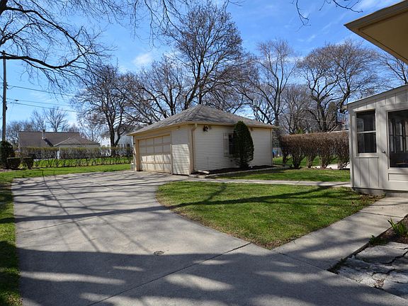 3rd image of 7223 W Wisconsin Ave