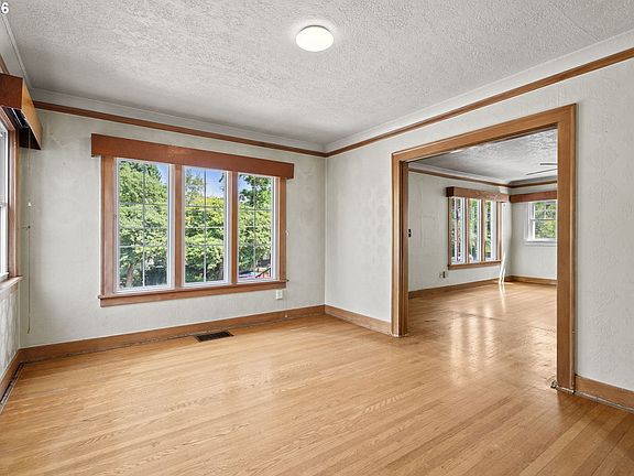 5th image of 4035 SE 14th Ave