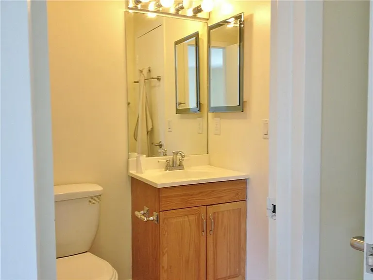 60 Lawn Ave #24 — Photo 10