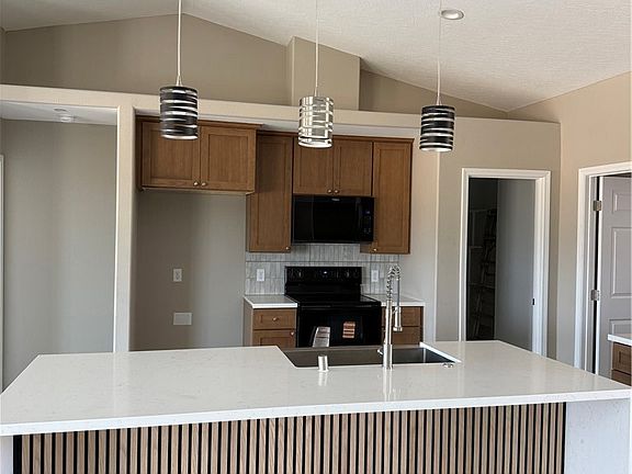 3rd image of 10955 E Ave