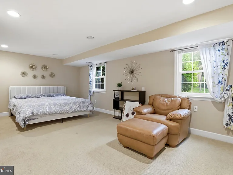 7715 Crossover Dr — Photo 61