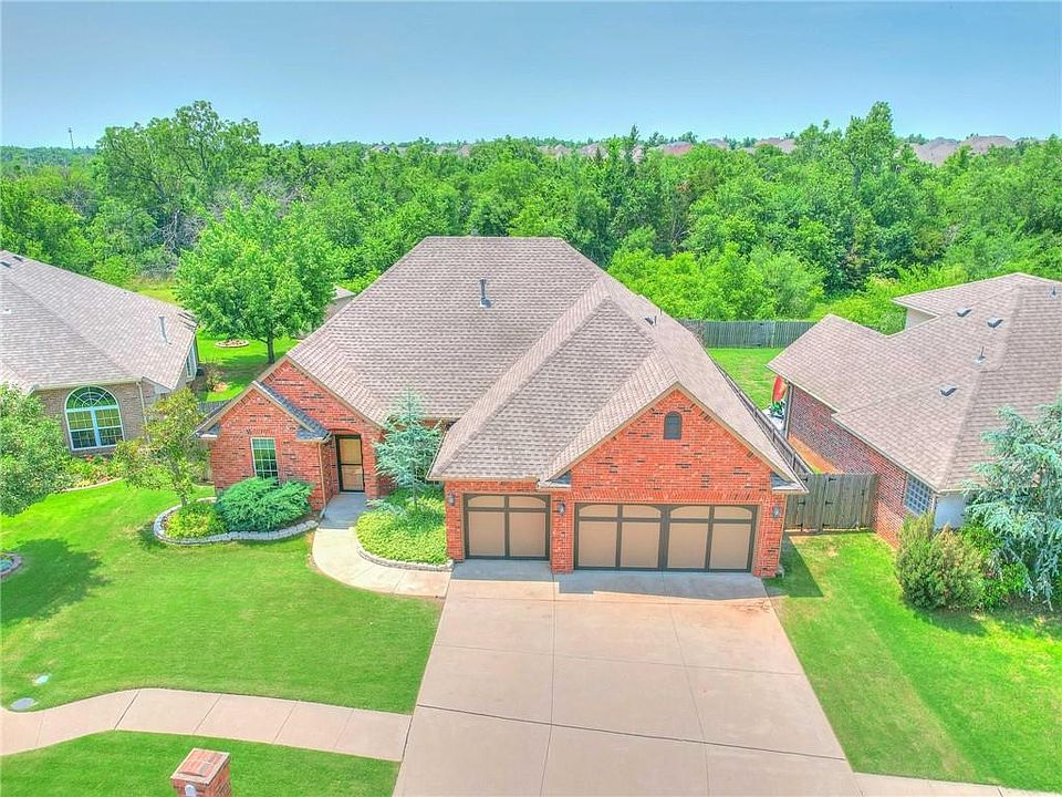 1st image of 1112 NW 190th Pl