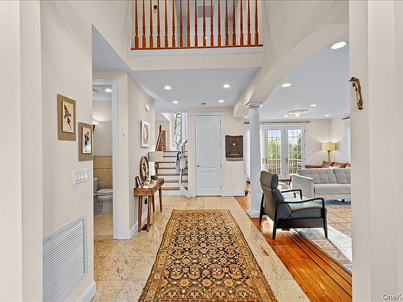 4th image of 8 Wesey Court