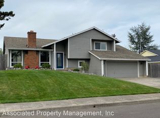 419 NE Hillwood Dr, Hillsboro, OR 97124