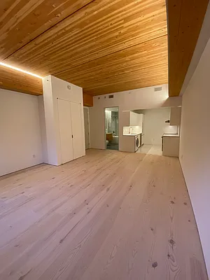 Rented by Compass | media 17