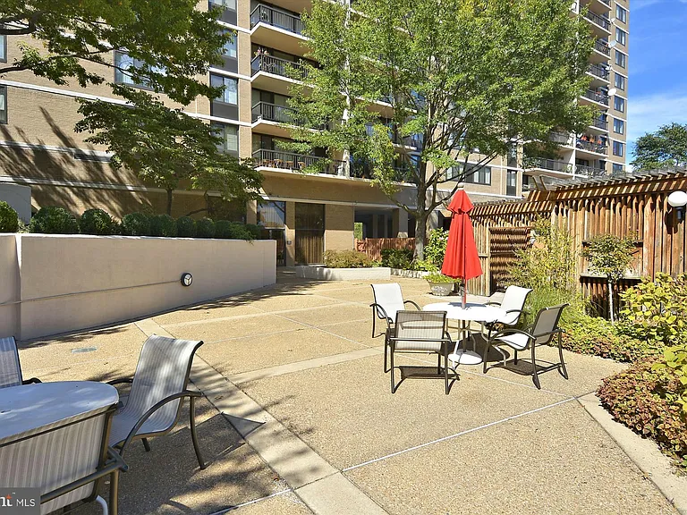 5500 Holmes Run Pkwy #210 — Photo 25