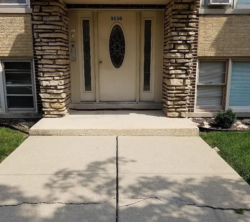 1st image of 5530 W Lawrence Ave APT 1S