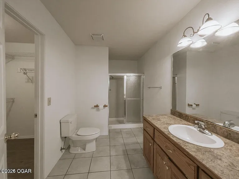914 Briarview Dr — Photo 6