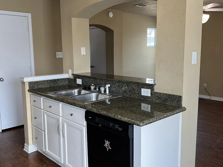 4039 Southern Trace Dr — Photo 29