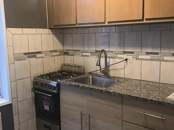 1332 Metropolitan Avenue image 4 of 15