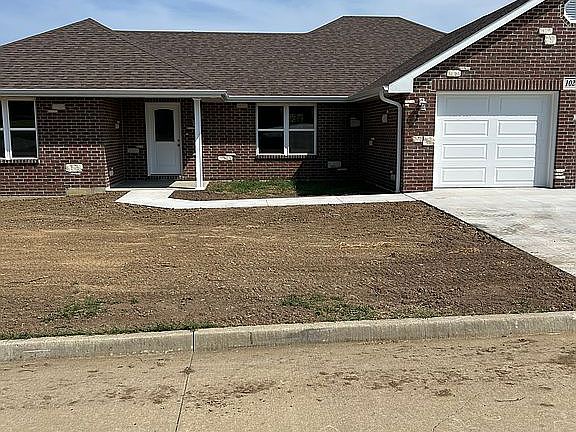 3rd image of 1024 Grace Pl