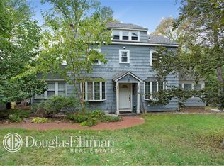 424 Centre Island Rd, Oyster Bay, NY 11771