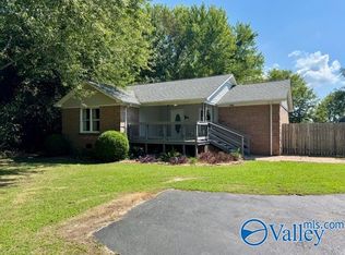 1439 Carter Grove Rd, Hazel Green, AL 35750