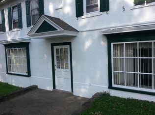 50 Fetters Mill Sq #B, Huntingdon Valley, PA 19006