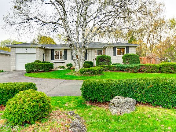 3rd image of 15 Bakerdale Rd