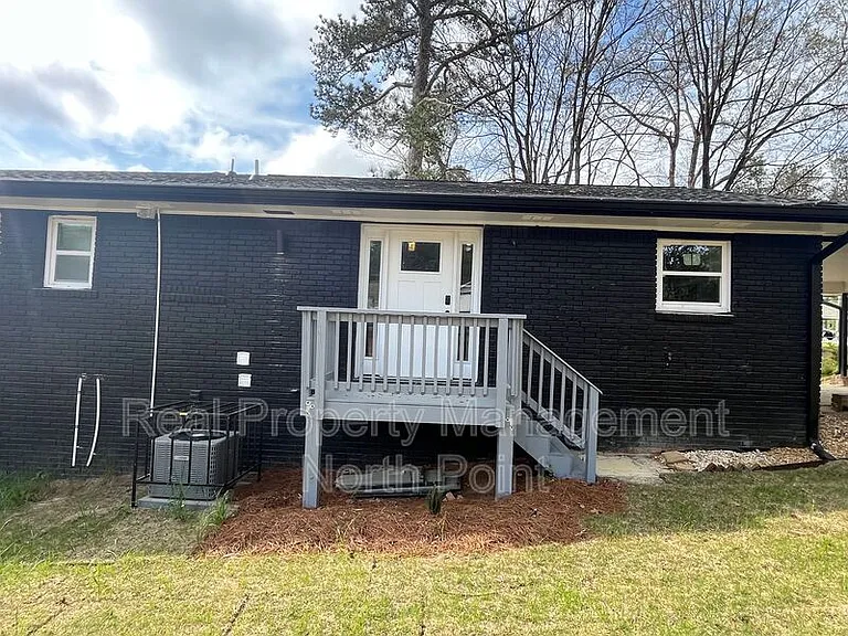 2425 Omaha Rd SW — Photo 39