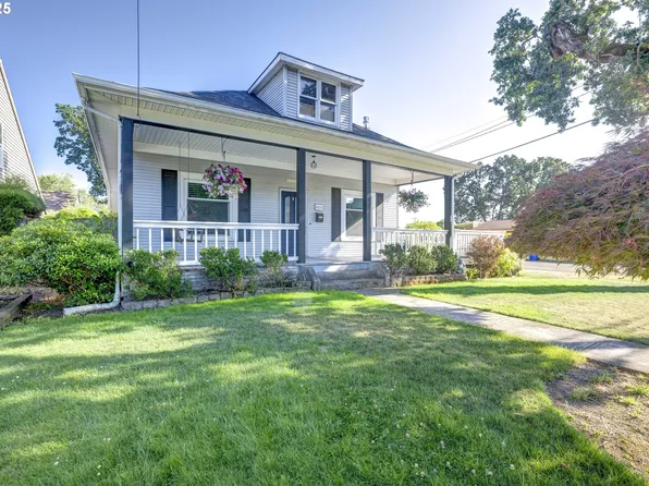 205 E Hereford St, Gladstone, OR 97027