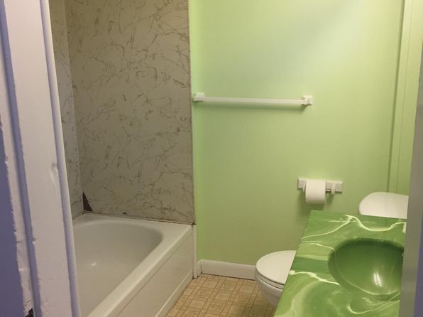 41 Garfield St #4, Greenfield, MA 01301