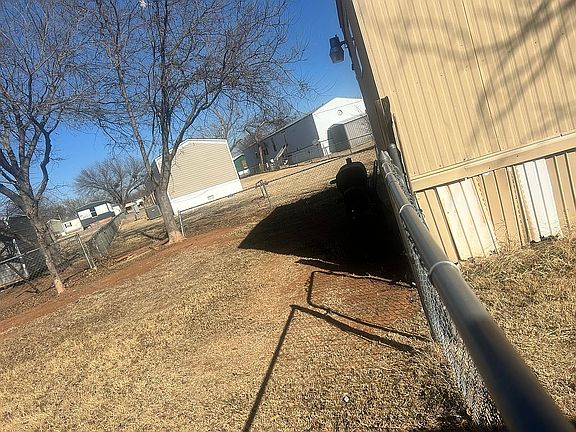 3rd image of 120 Becky Dr