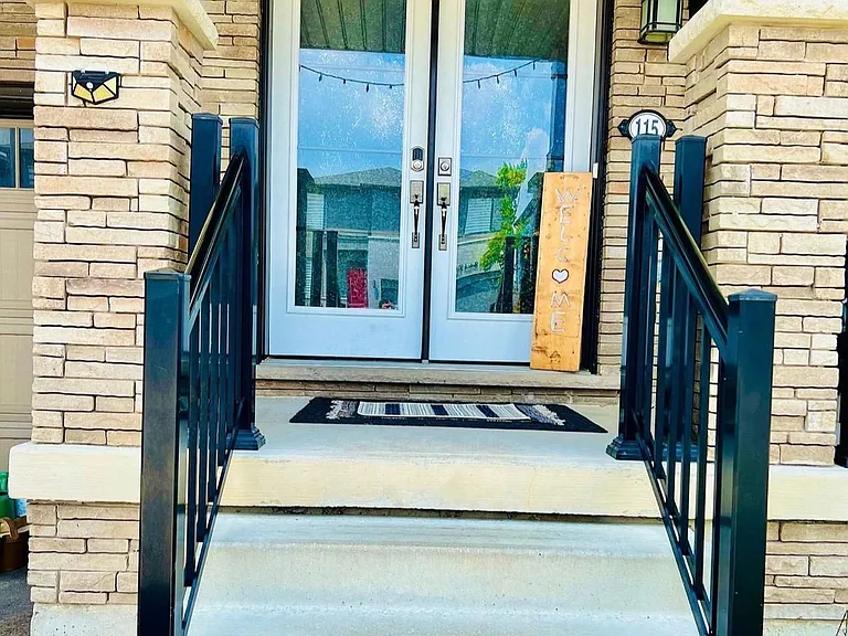 115 Bedrock Dr — Photo 2