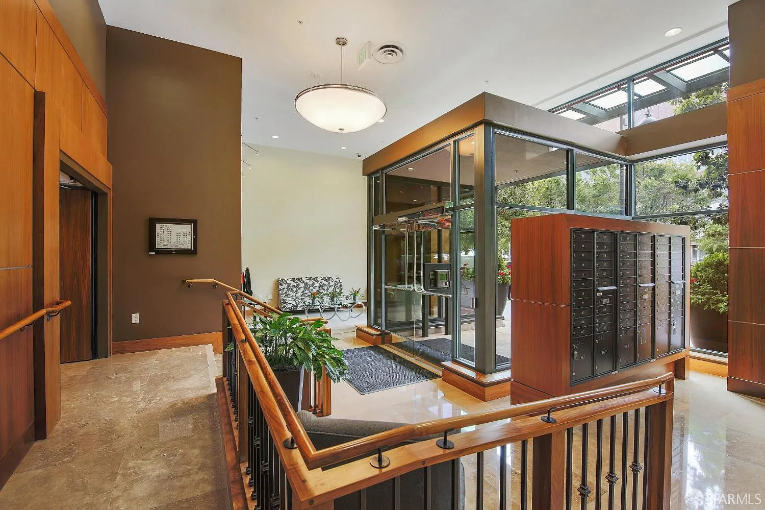 1 bed, 1.0 bath, 922 sqft, $6,290 — Photo 3
