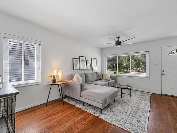 5th image of 9500 Port Dr