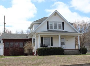 304 E Broadway St, Wausa, NE 68786