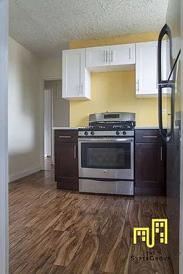 Rented by The Syper Group | media 13