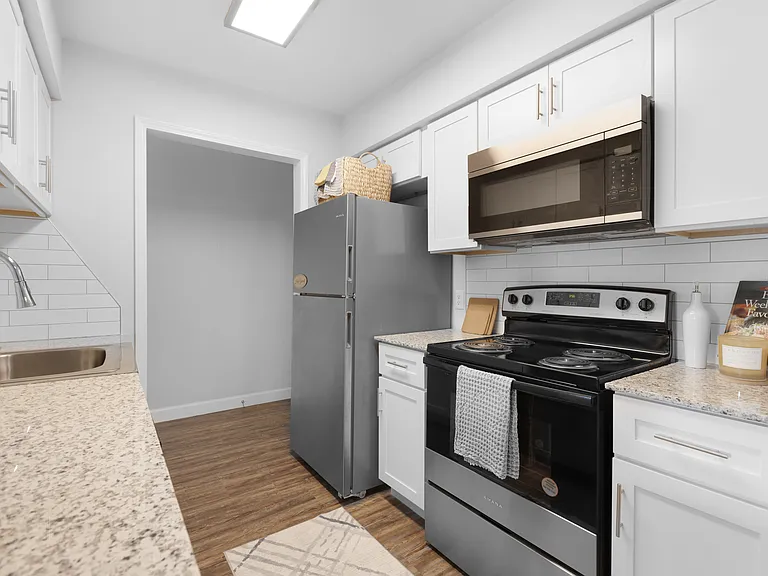 The Burke Apartments — Photo 45