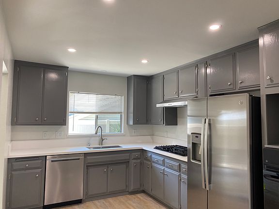 3rd image of 419 Violet Ave Unit E
