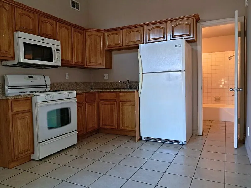 Renovated Studio Apartment Right Off Route 66 — Photo 2
