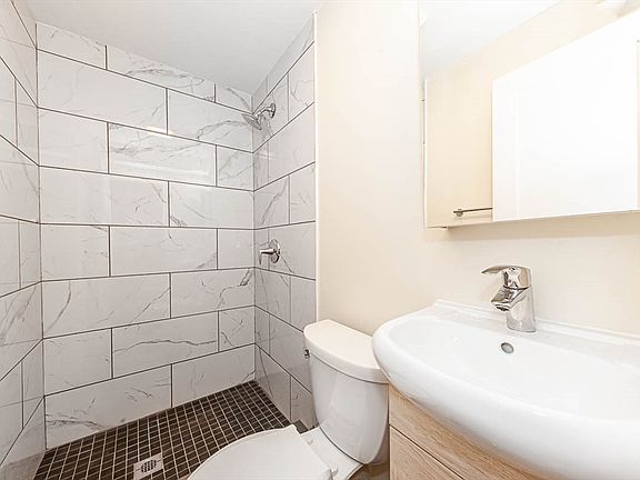 5th image of 28 Albion St Floor 2