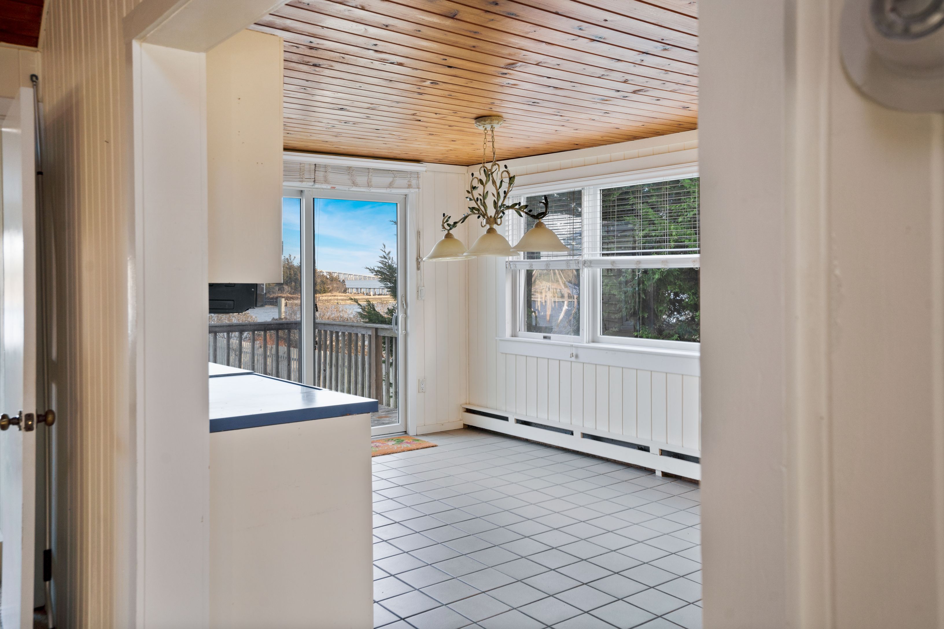 35 Gardners Ln, Hampton Bays, NY 11946 Out East