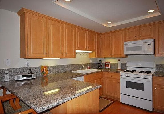 4th image of 2579 Captains Ave