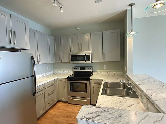 2nd image of 4422 N Cypress Ln APT 204