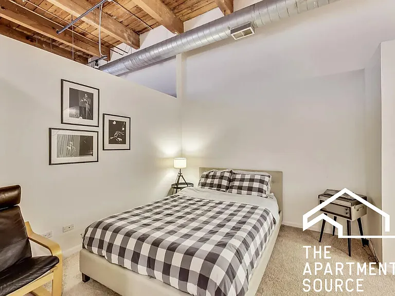 215 N Aberdeen St #201B — Photo 4