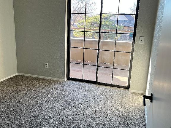 3rd image of 11120 Stratford Dr APT 212