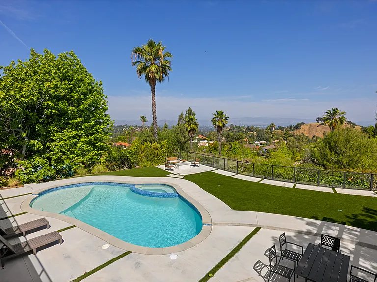 18101 Green Meadow Dr — Photo 20