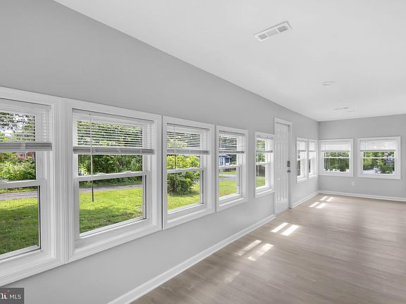 5th image of 10800 Livingston Rd