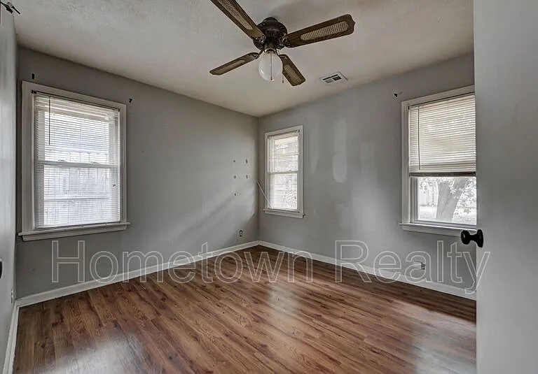 2204 Downing St — Photo 16