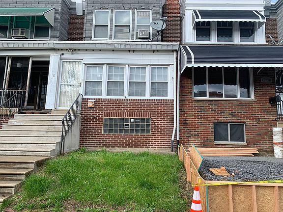 4th image of 2655 Massey St