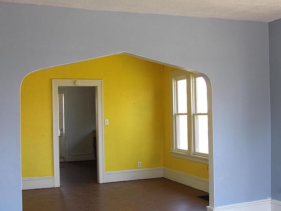 3rd image of 728 W 14th St