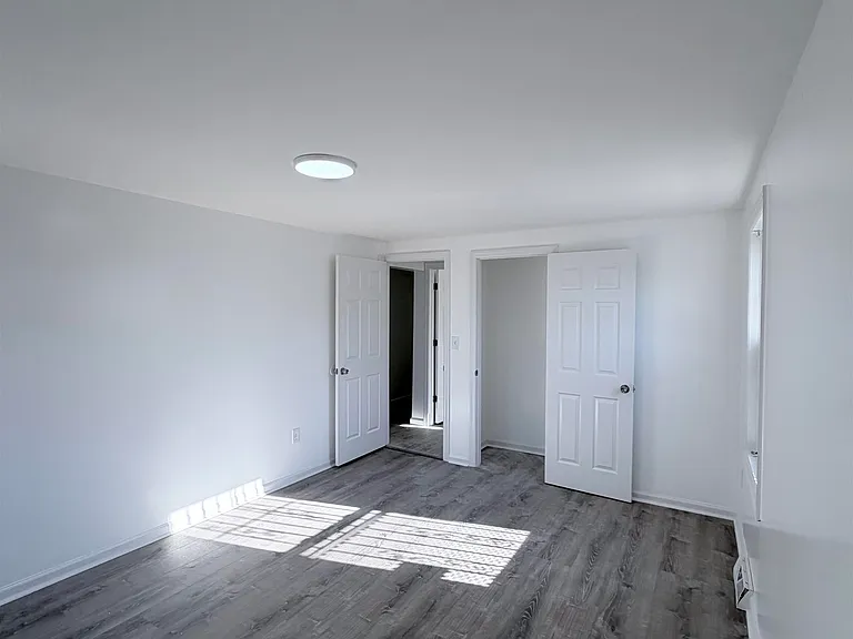 5 Chopin Ct #2 — Photo 11