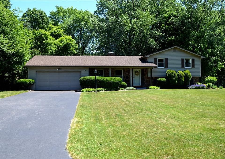 1st image of 36 Henderson Dr