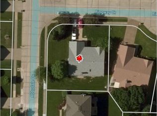 2 Ringway Ct, Saint Charles, MO