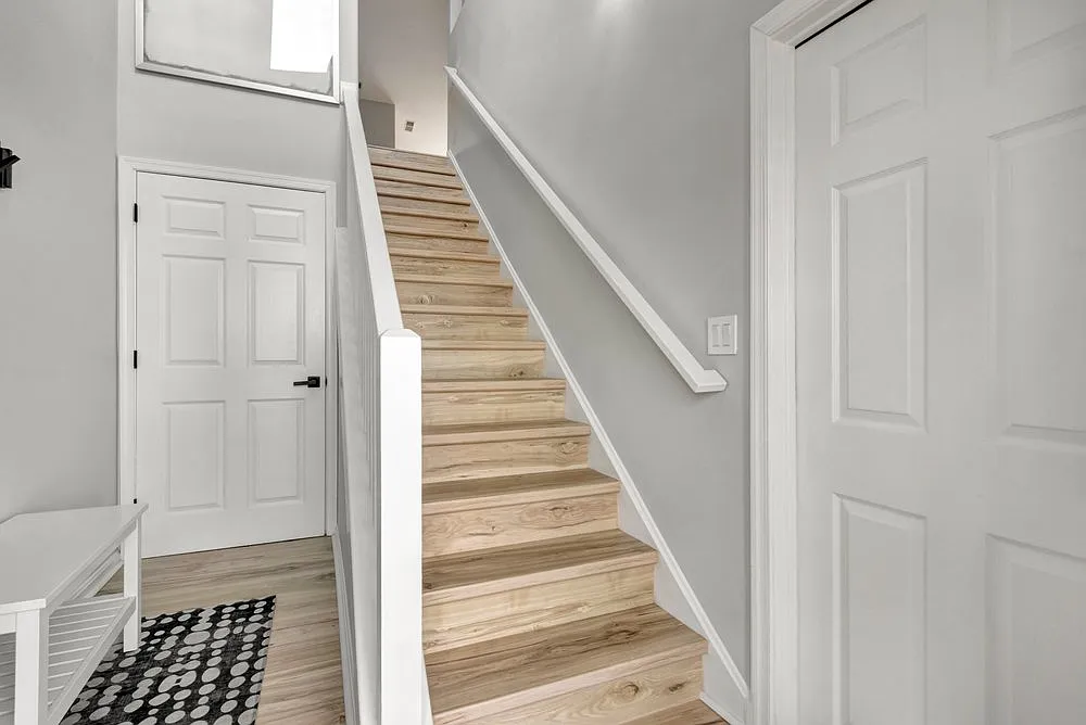 3 bed, $2,400 — Photo 2